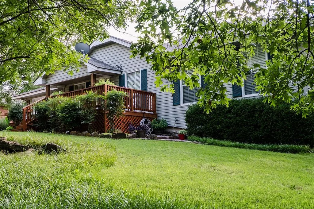 Photo 5 — 207 S McClure Avenue, Pauls Valley, OK 73075