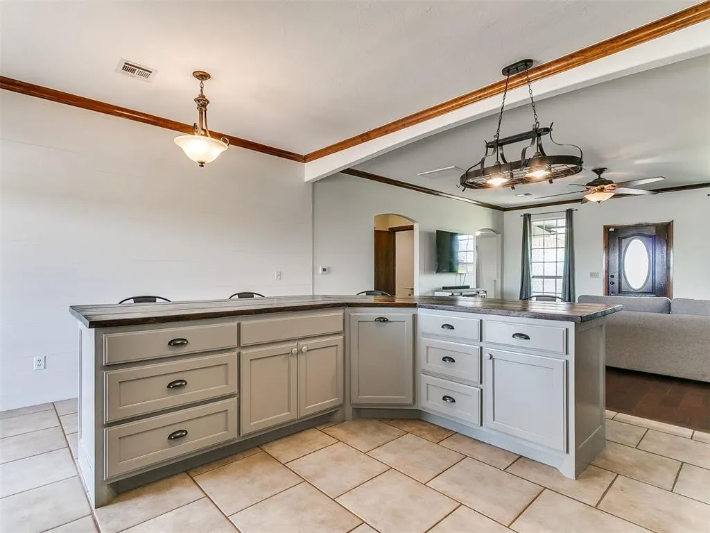 Photo 11 — 19250 SW 44th Street, El Reno, OK 73036