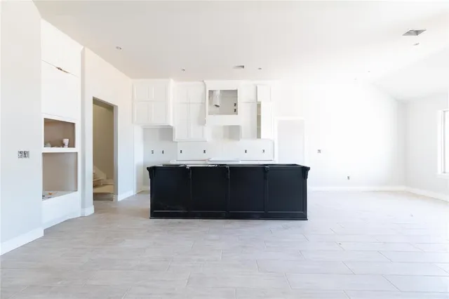 Photo 3 — 2913 Crossover Court, Moore, OK 73160