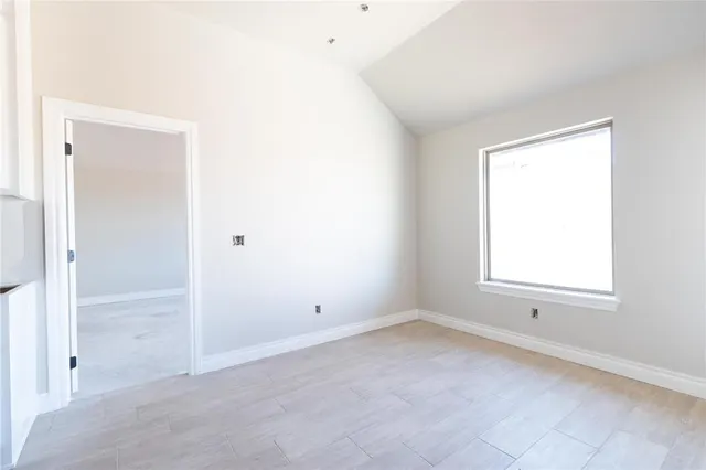 Photo 4 — 2913 Crossover Court, Moore, OK 73160