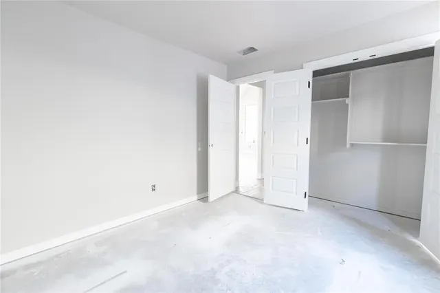 Photo 8 — 2913 Crossover Court, Moore, OK 73160