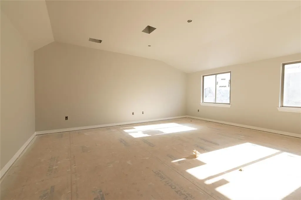 Photo 13 — 2913 Crossover Court, Moore, OK 73160