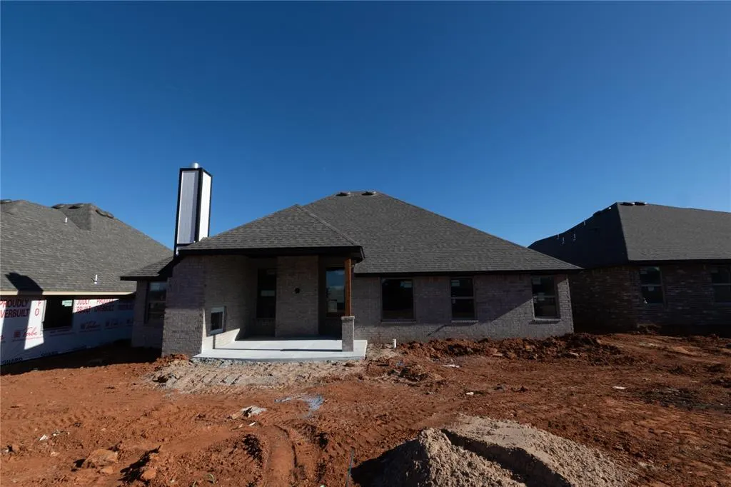 Photo 16 — 2913 Crossover Court, Moore, OK 73160