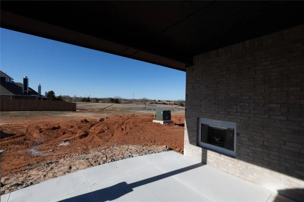 Photo 18 — 2913 Crossover Court, Moore, OK 73160
