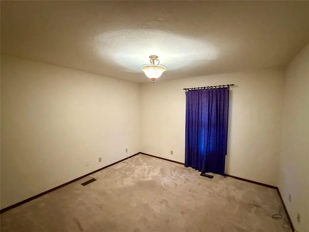 Photo 7 — 2608 Sunset Drive, Clinton, OK 73601