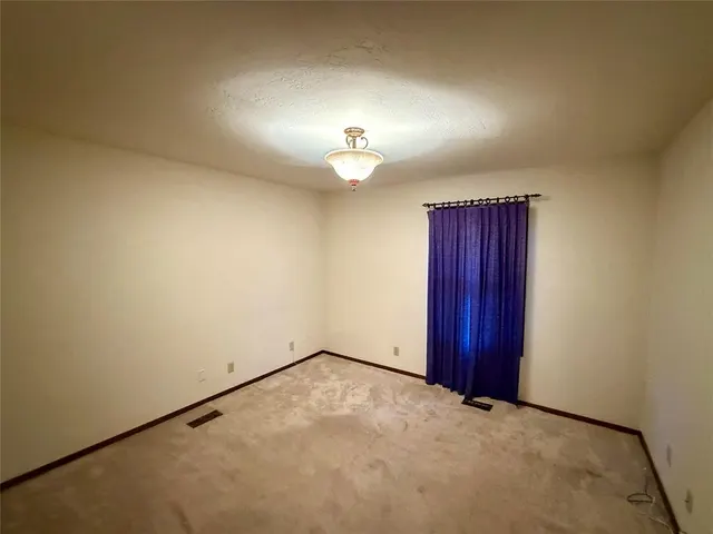 Photo 7 — 2608 Sunset Drive, Clinton, OK 73601