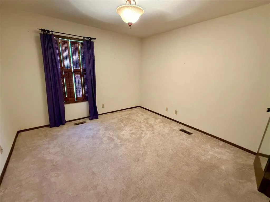 Photo 9 — 2608 Sunset Drive, Clinton, OK 73601