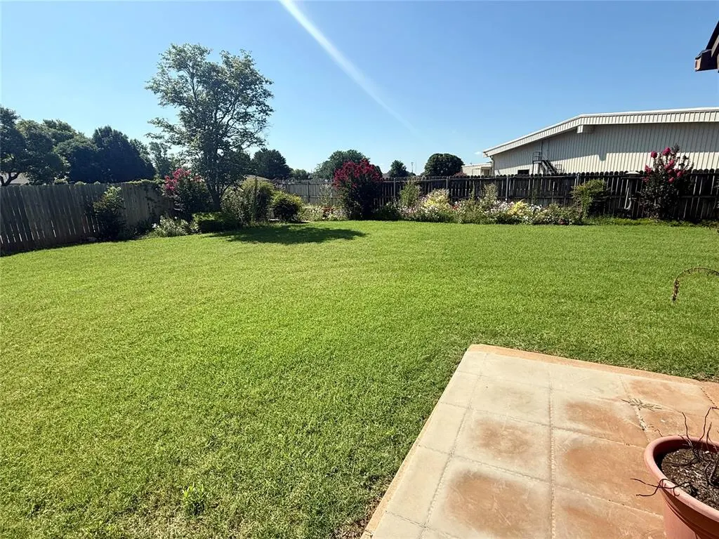 Photo 18 — 2608 Sunset Drive, Clinton, OK 73601