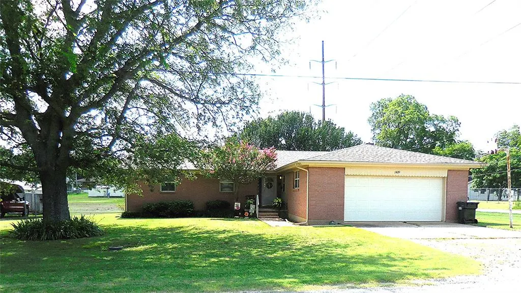 Front exterior — 1420 W 17 th Street, Sulphur, OK 73086
