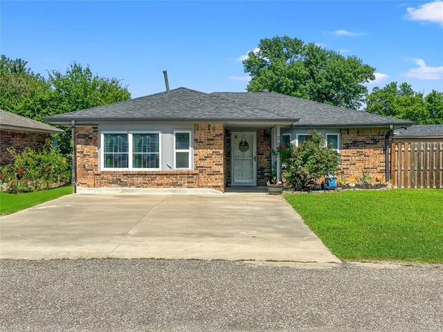 Front exterior — 202 N Plum Avenue, Union City, OK 73090
