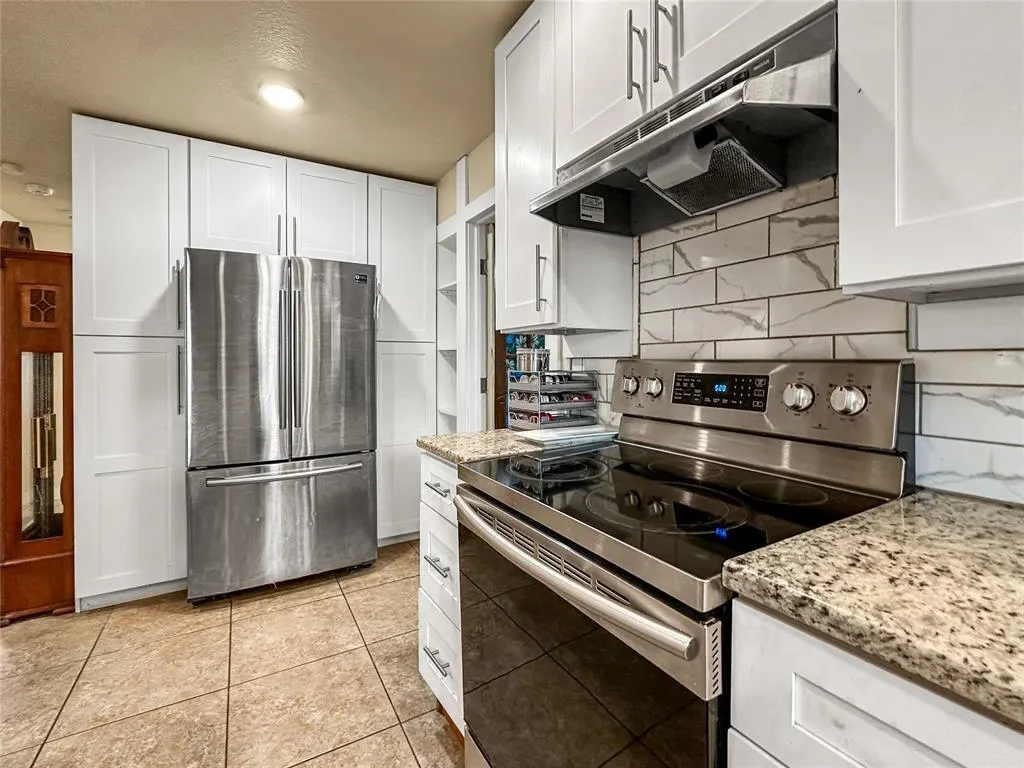 Photo 12 — 202 N Plum Avenue, Union City, OK 73090