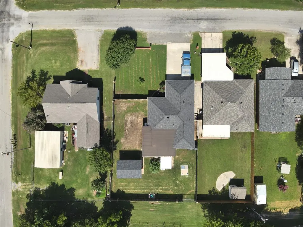 Photo 34 — 202 N Plum Avenue, Union City, OK 73090