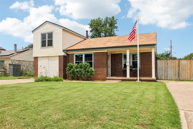 Photo 2 — 3213 SE 20th Street, Del City, OK 73115
