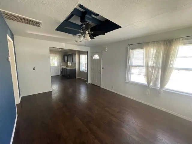 Photo 3 — 1152 NW 82nd Street, Oklahoma City, OK 73114