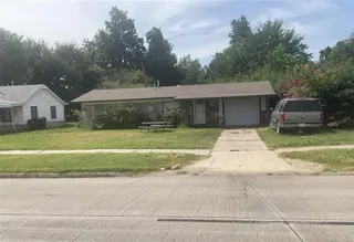 Sold home at 3800 SE 15th Street