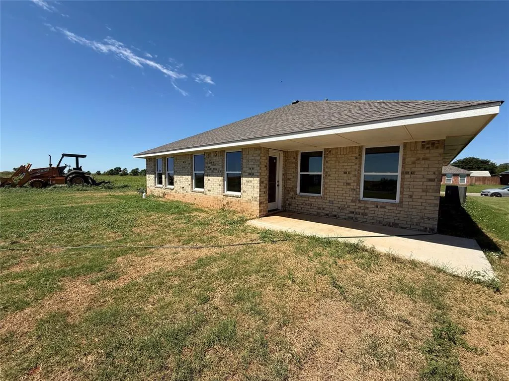 Photo 14 — 1808 Sommerset Place, Altus, OK 73521