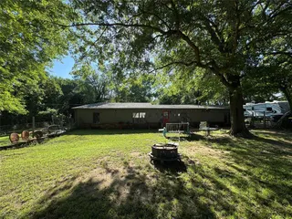 Sold home at 301 Lakeview Drive