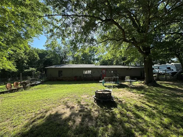 Front exterior — 301 Lakeview Drive, Holdenville, OK 74848