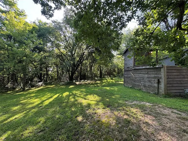 Photo 7 — 301 Lakeview Drive, Holdenville, OK 74848
