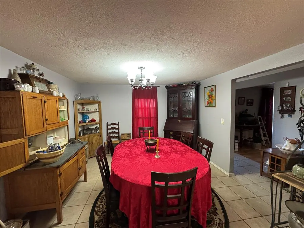 Photo 14 — 301 Lakeview Drive, Holdenville, OK 74848
