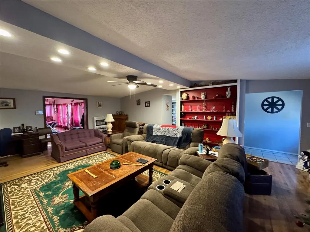 Photo 21 — 301 Lakeview Drive, Holdenville, OK 74848