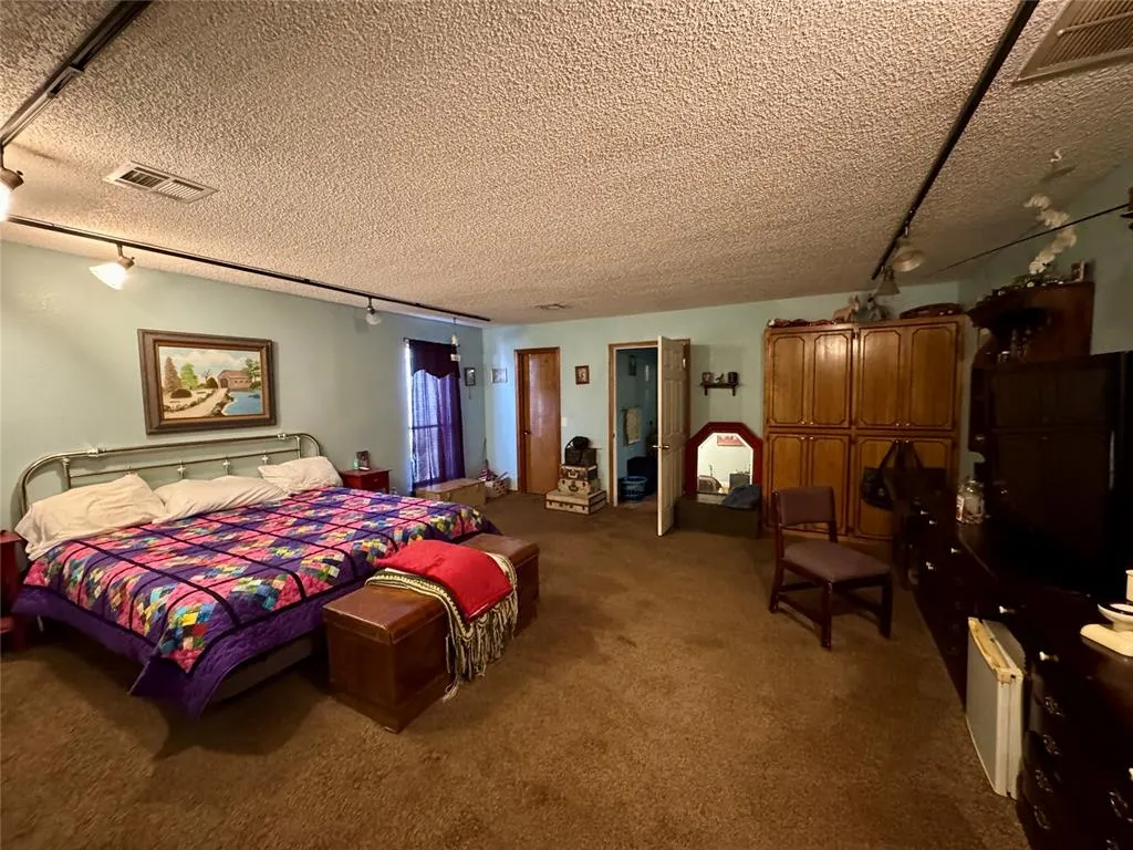 Photo 23 — 301 Lakeview Drive, Holdenville, OK 74848