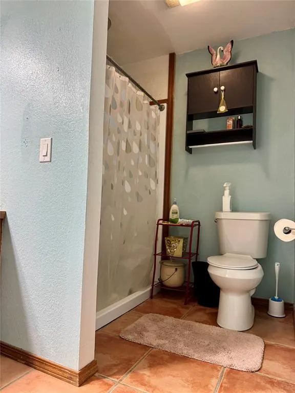 Photo 28 — 301 Lakeview Drive, Holdenville, OK 74848
