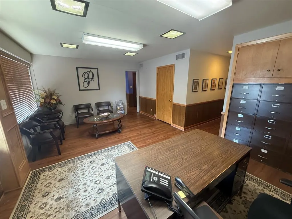 Photo 3 — 416 N Main Street, Seminole, OK 74868