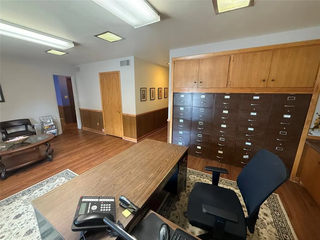 Photo 4 — 416 N Main Street, Seminole, OK 74868