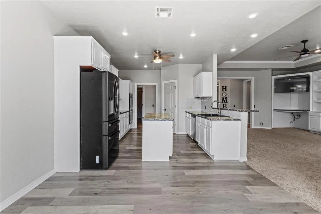 Photo 11 — 704 Highland Drive, Weatherford, OK 73096