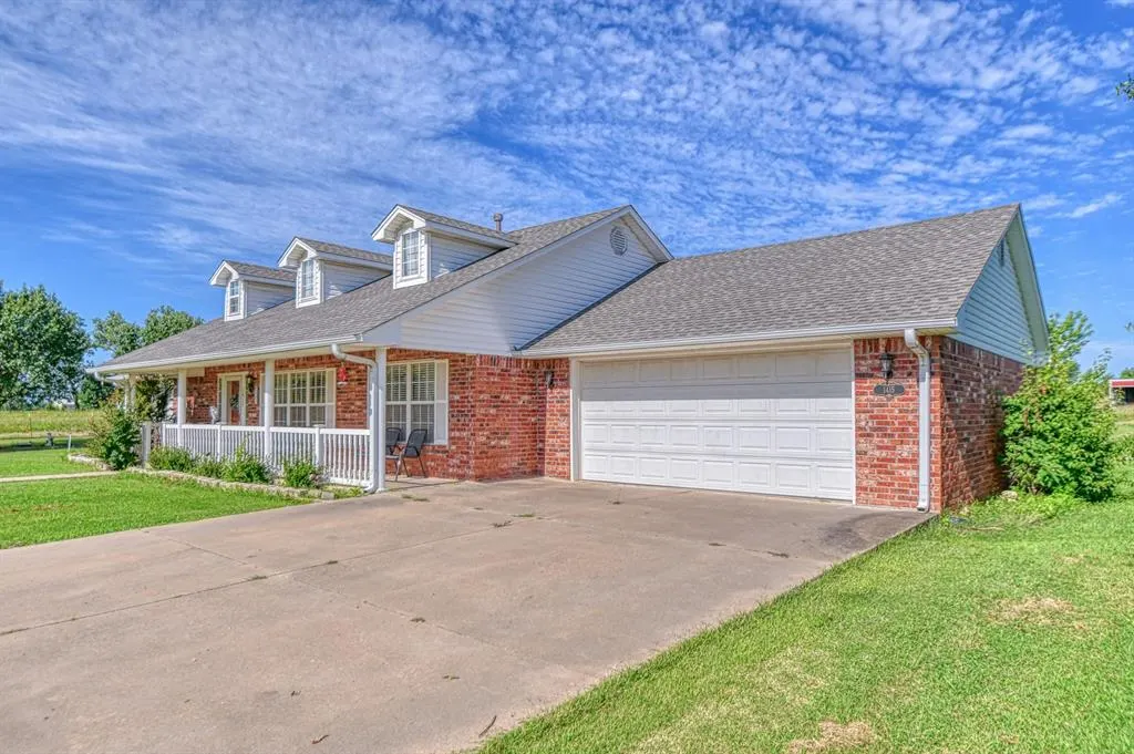 Photo 2 — 1415 N Santa Fe Road, Davenport, OK 74026