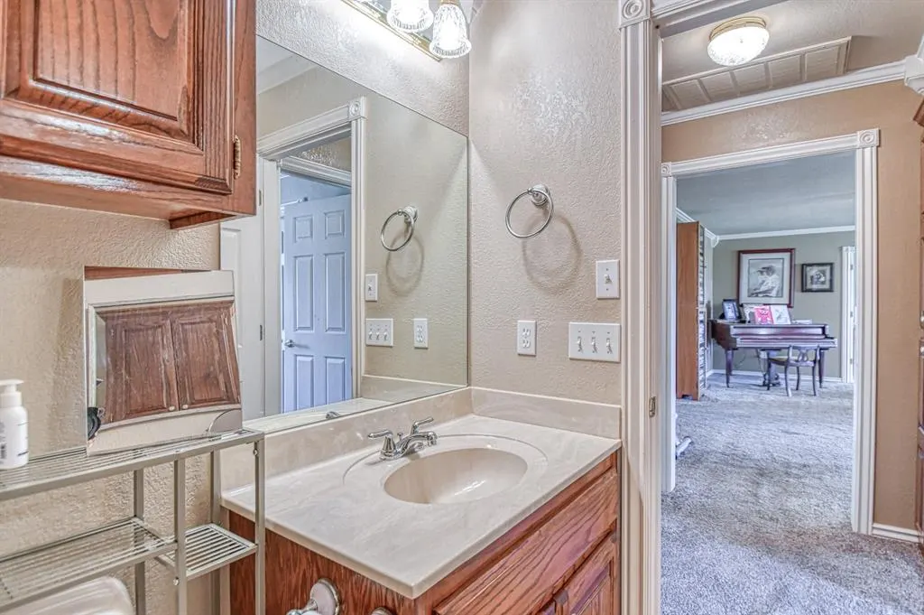 Photo 24 — 1415 N Santa Fe Road, Davenport, OK 74026
