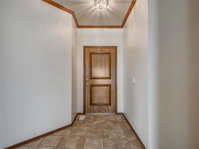 Photo 4 — 400 Ryan Way, Edmond, OK 73003