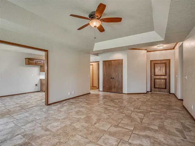 Photo 7 — 400 Ryan Way, Edmond, OK 73003