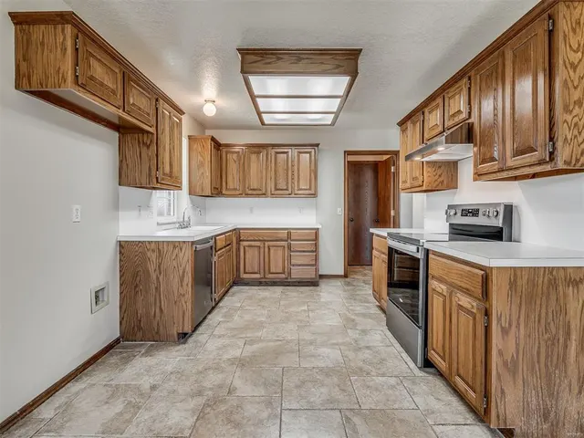 Photo 8 — 400 Ryan Way, Edmond, OK 73003