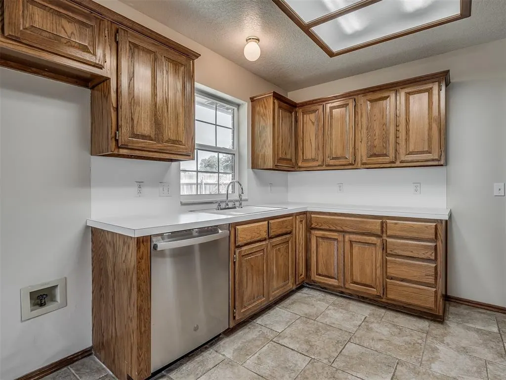 Photo 9 — 400 Ryan Way, Edmond, OK 73003