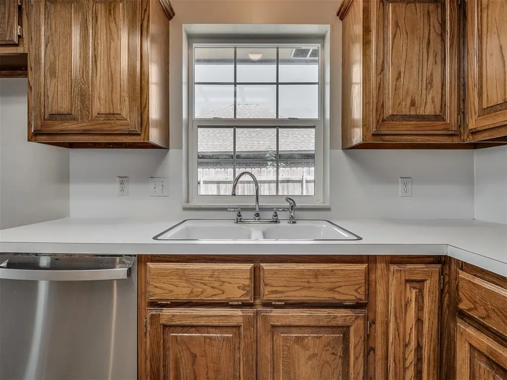 Photo 10 — 400 Ryan Way, Edmond, OK 73003