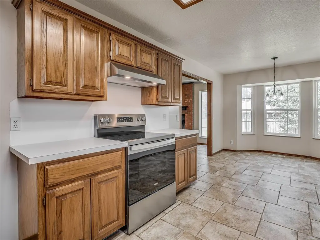 Photo 11 — 400 Ryan Way, Edmond, OK 73003