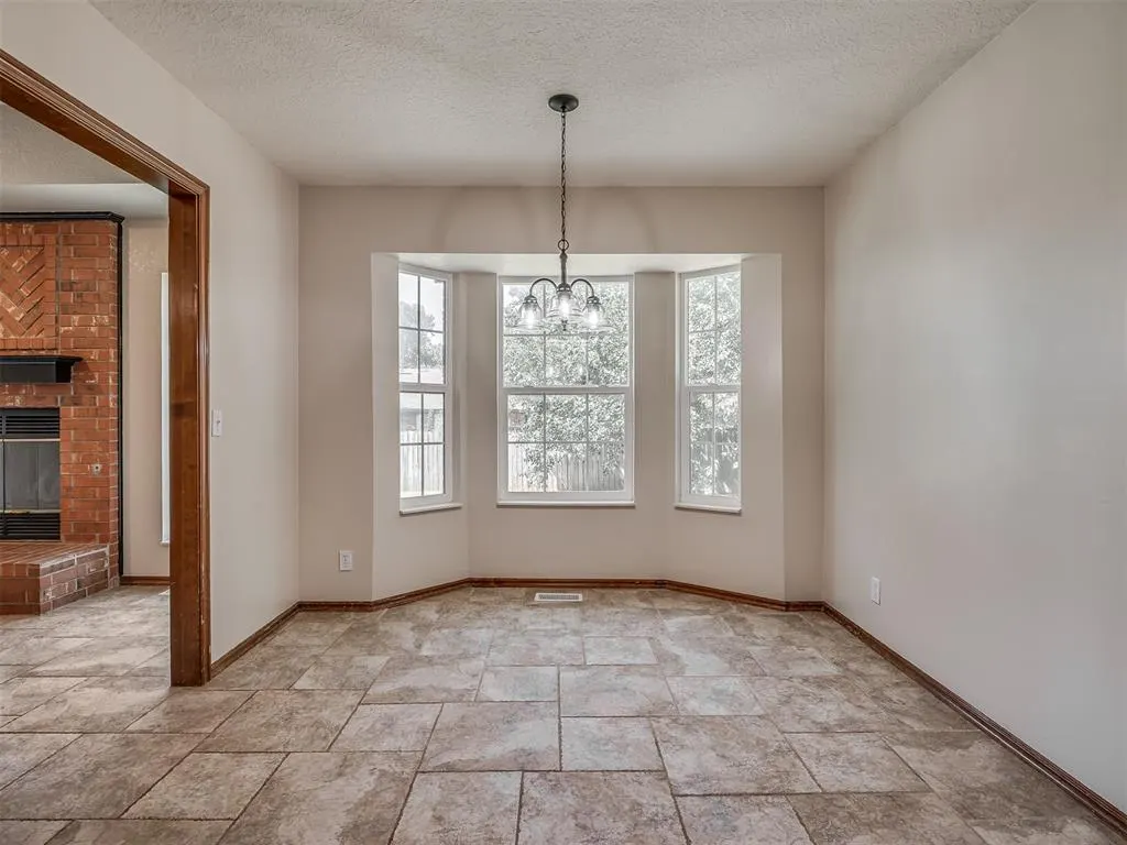 Photo 12 — 400 Ryan Way, Edmond, OK 73003