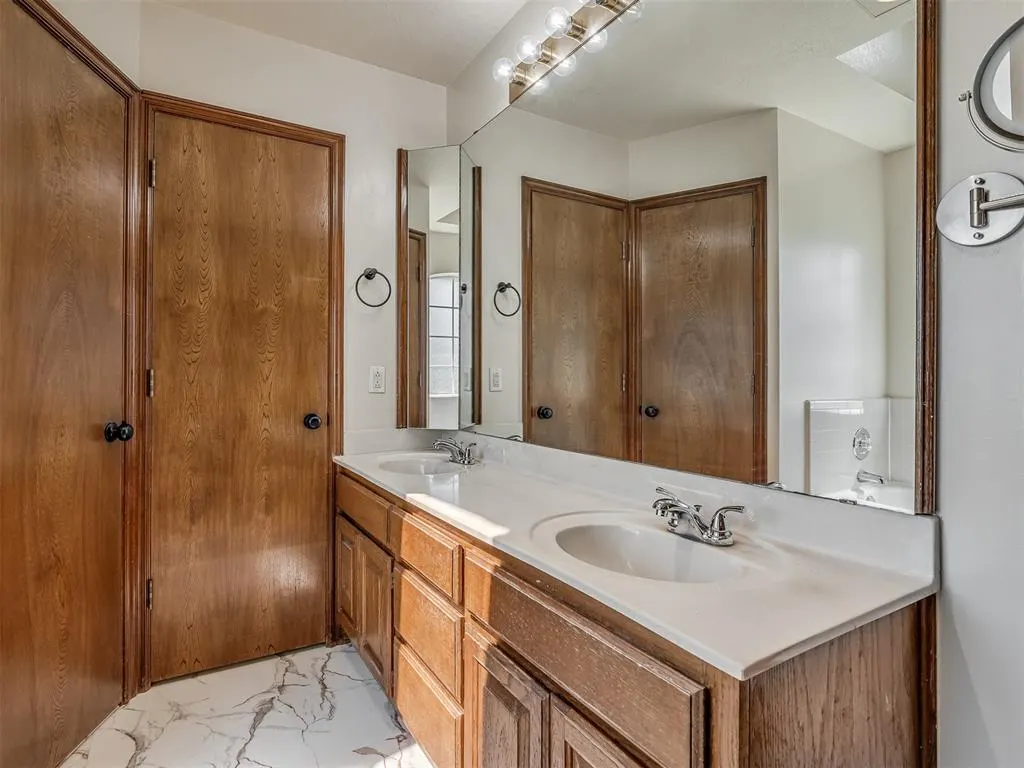 Photo 17 — 400 Ryan Way, Edmond, OK 73003