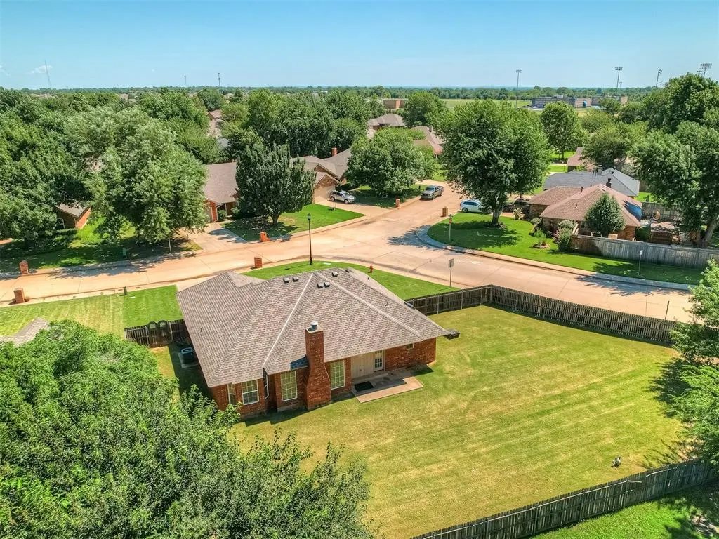 Photo 32 — 400 Ryan Way, Edmond, OK 73003