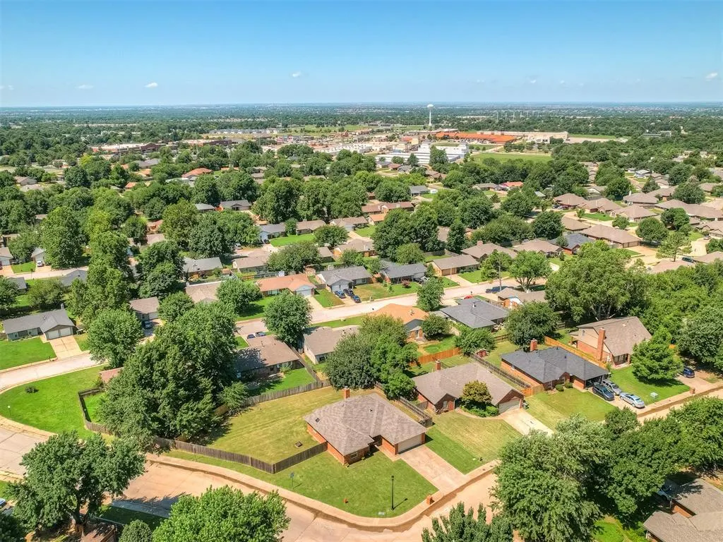 Photo 33 — 400 Ryan Way, Edmond, OK 73003