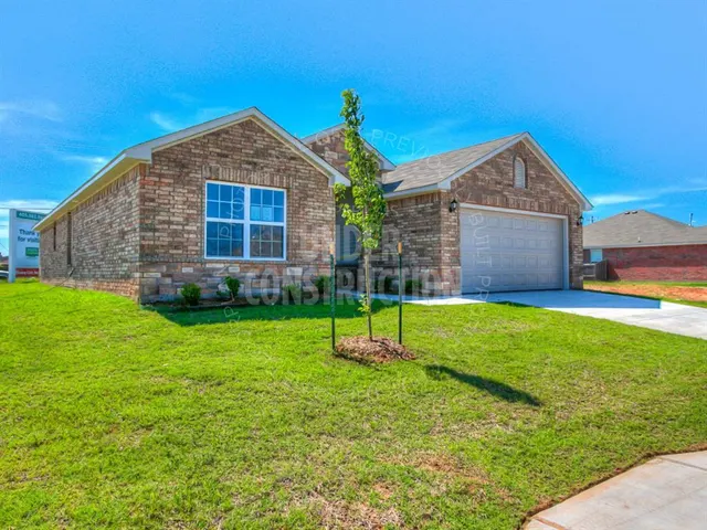 Photo 3 — 516 SW 11th Street, Newcastle, OK 73065