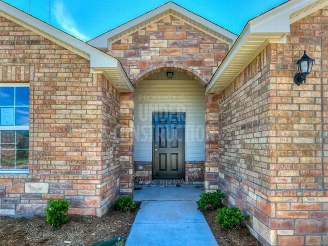 Photo 4 — 516 SW 11th Street, Newcastle, OK 73065