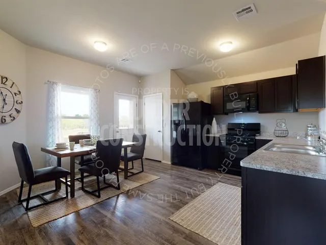 Photo 4 — 534 SW 11 Street, Newcastle, OK 73065