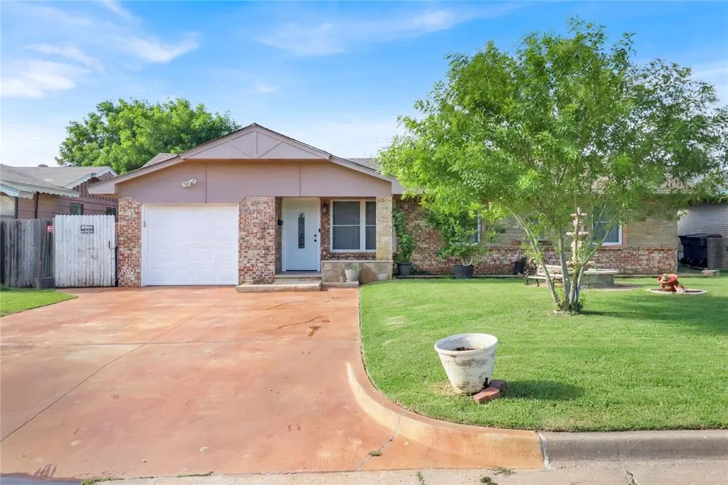 Front exterior — 7007 NW 61st Street, Bethany, OK 73008