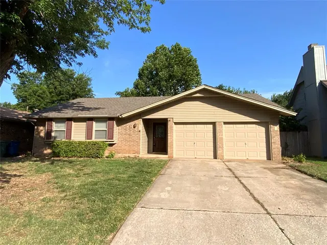 Front exterior — 705 Holly Hill Road, Edmond, OK 73003