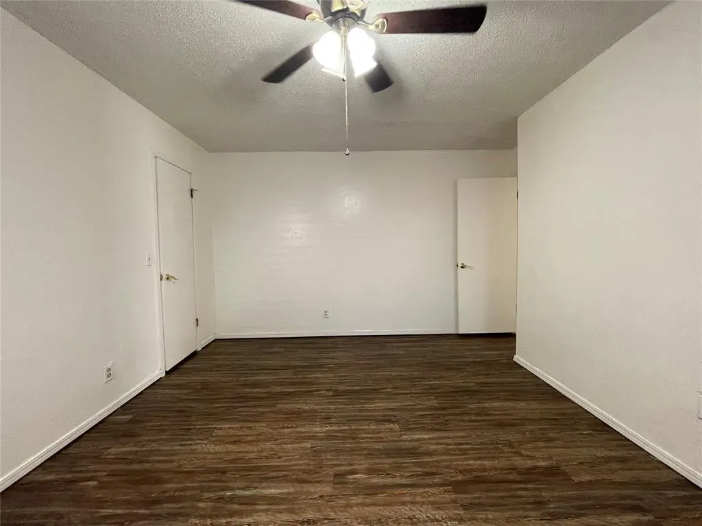 Photo 15 — 705 Holly Hill Road, Edmond, OK 73003