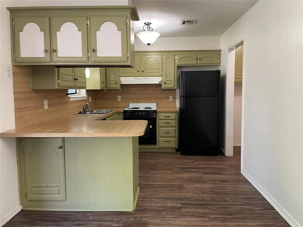 Photo 19 — 705 Holly Hill Road, Edmond, OK 73003