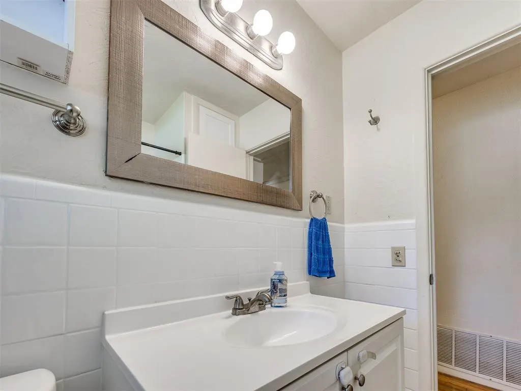 Photo 11 — 3804 NW 52nd Street, Oklahoma City, OK 73112